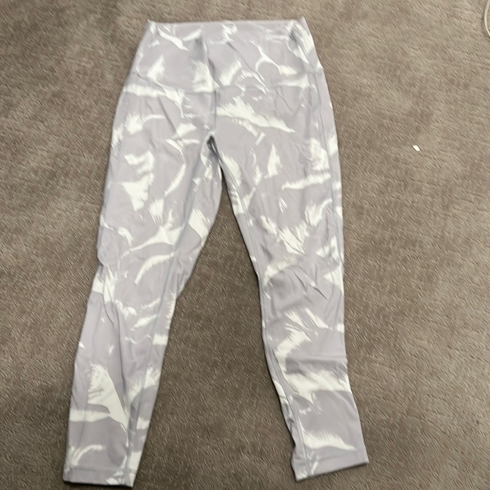 Womens lululemon leggings - size 10